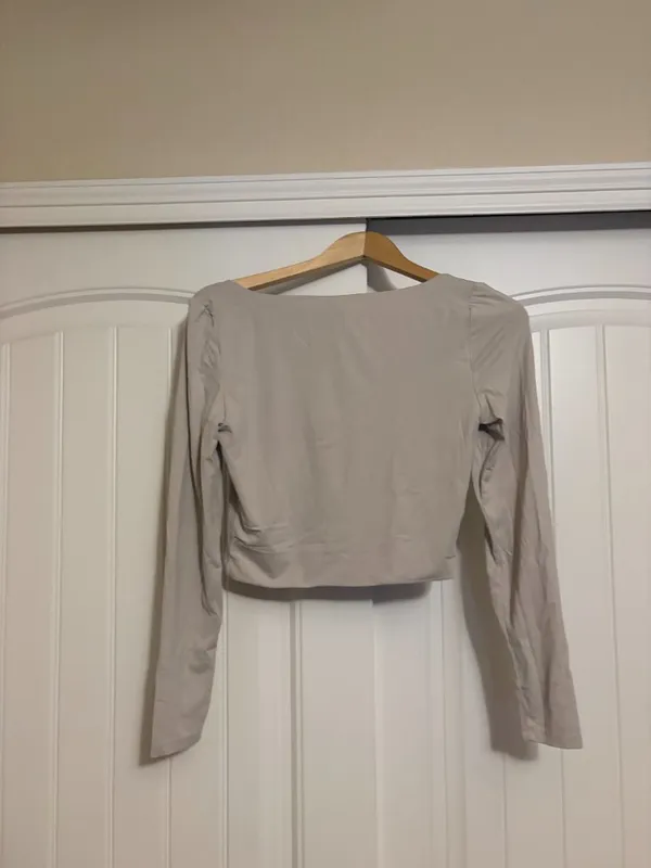 90 Degrees By Reflex Contour Olivia Crop Top Medium Light Gray Long Sleeve Nylon - Image 3