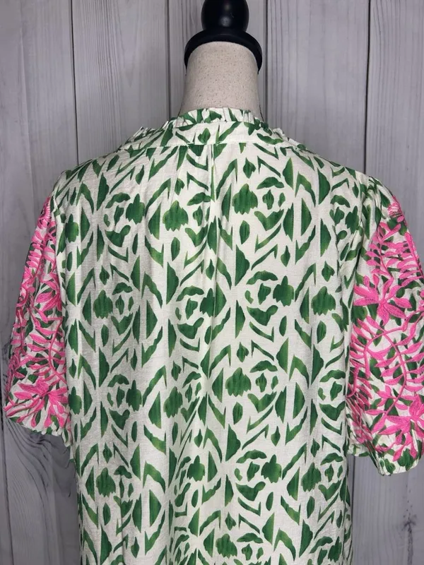 VOY Green White Abstract Print Top Pink Floral Embroidered Puff Sleeves Sz L - Image 8