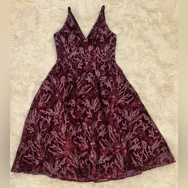 New Dress the Population Elisa Floral Sequin Fit & Flare Plum Purple Dress M - Image 4