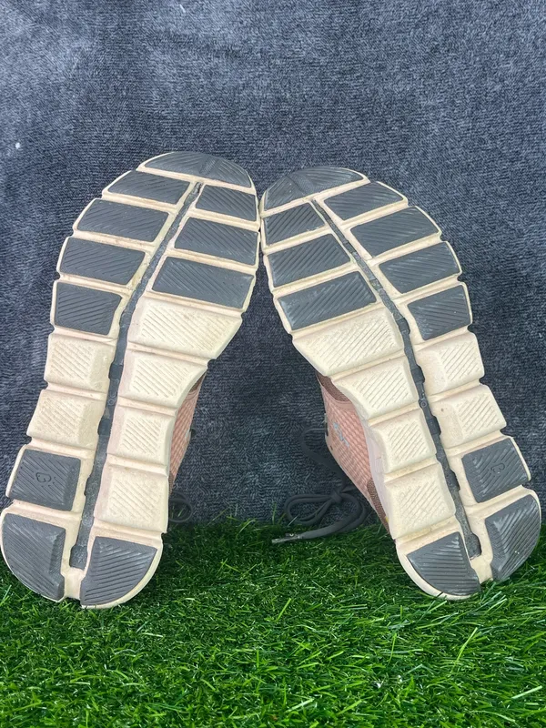 On Running Cloud Women’s 7 Swiss Engineering Neutral Running Shoes Beige Pink - Image 7