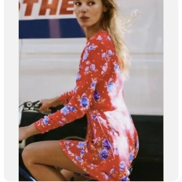 Zara Floral Long Sleeve Mini Wrap Dress in Red‎ Size Medium - Image 2