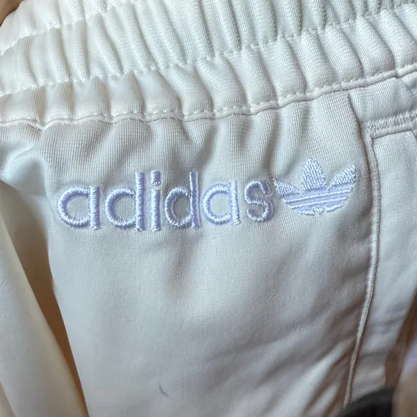 NWOT adidas Cream Track/Jogger Pants with ICONIC Side Stripes Size Medium - Image 7