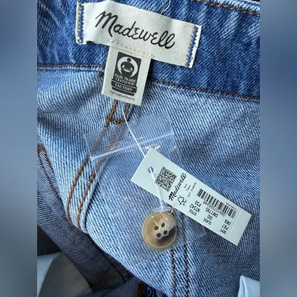 Madewell Wide-Leg Jeans in Medium Blue - Image 9