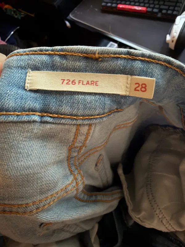 Women’s flare levi’s  - Image 2
