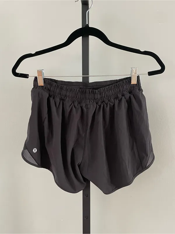 Lululemon Black Hotty Hot Low Rise Short Size 8 Tall - Image 4