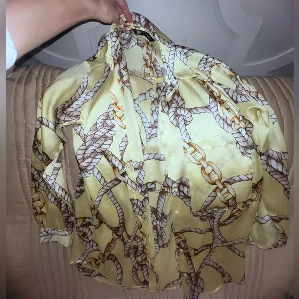 Zara XSmall Yellow satin blouse - Image 4