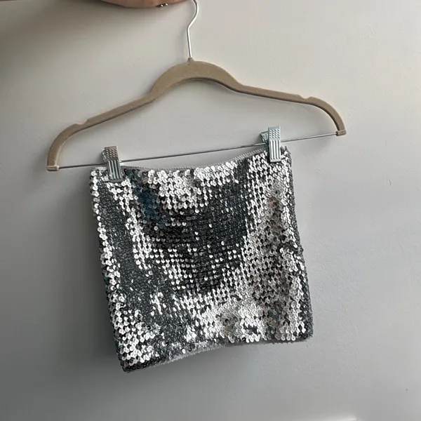 Glamorous Silver Sequin Crop Top - Image 5
