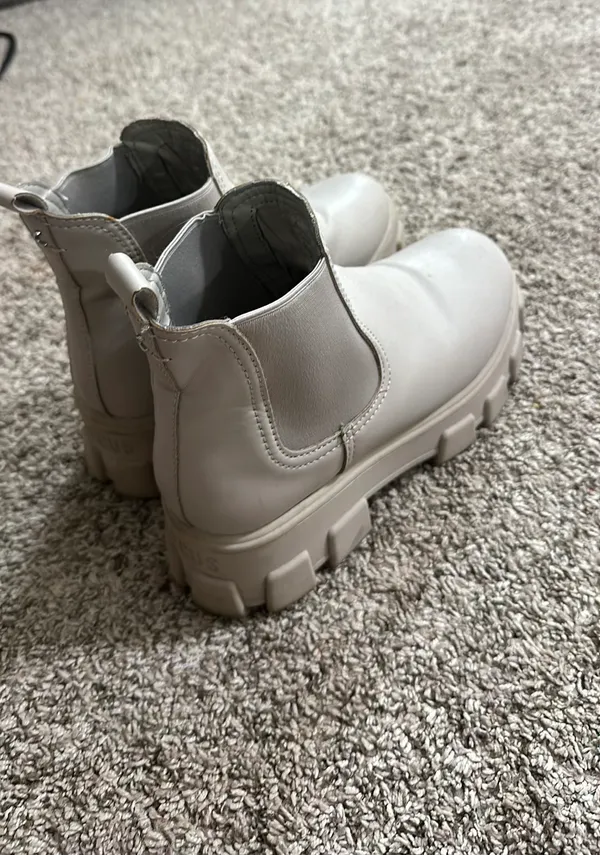 chunky chelsea boots Size 9 - Image 2