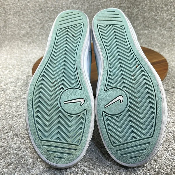 Nike capri shoes women’s size 9 - Image 5