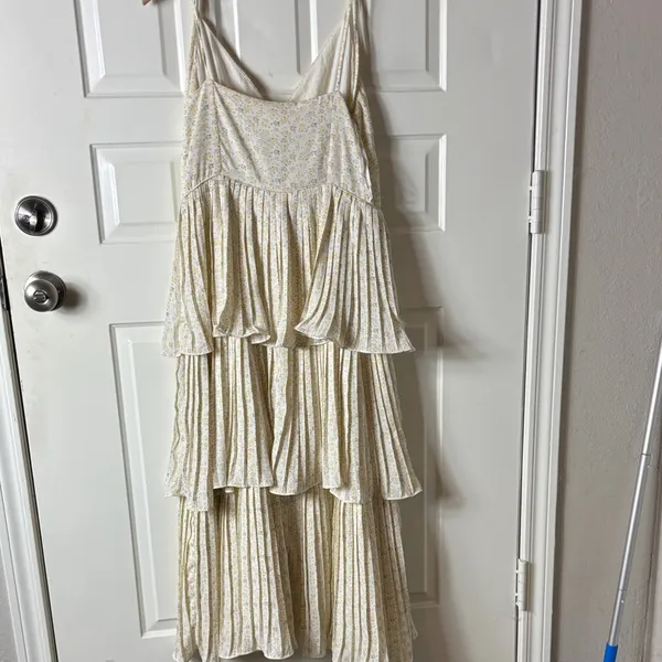 Revolve line and dot medium  Cream Tiered Maxi Dress - Image 5