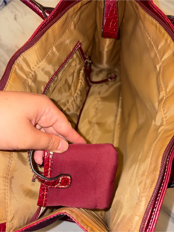 Red Croc Embossed Satchel Handbag 3 Buckle Pockets Structured Tote - Image 7