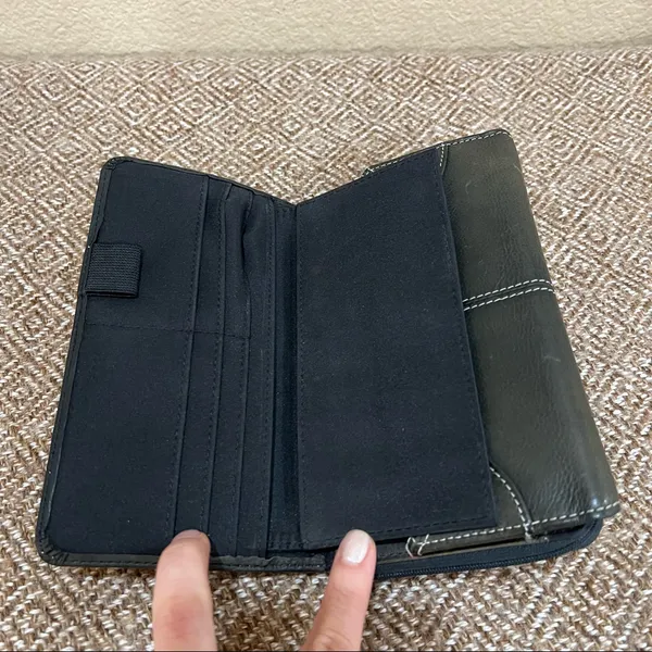 Vintage Black Leather Wilsons Billfold Wallet Casual Daily Soft Leather - Image 5