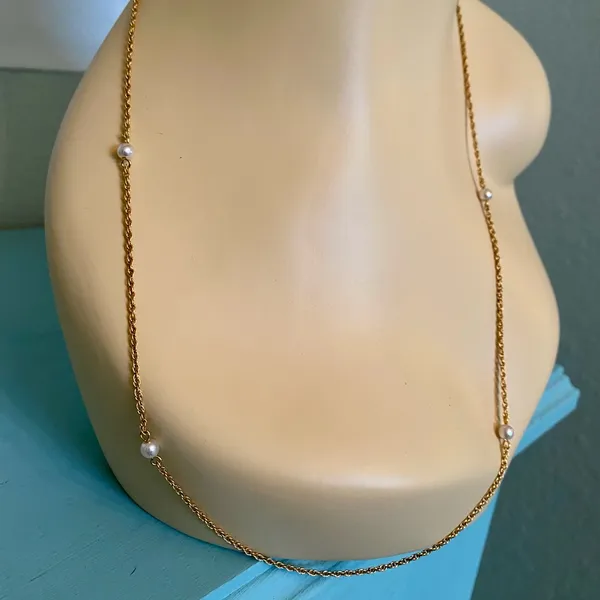 Vintage gold Avon necklace with pearls! Never worn, beautiful necklace! - Image 6