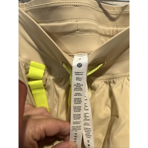 Lululemon Women's Detours Welcome Multi Pocket Cargo Skirt W Shorts NWT 2 - Image 8