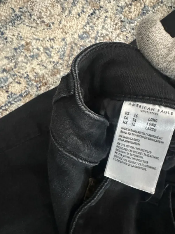 American Eagle Super Hi-Rise Jegging Next Level Stretch Black Distressed Jeans S - Image 3