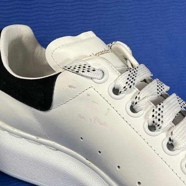 Women’s Alexander McQueen Larry Oversized White/Black Shoe Sz 38 1/2 Sz 7.5 US - Image 3