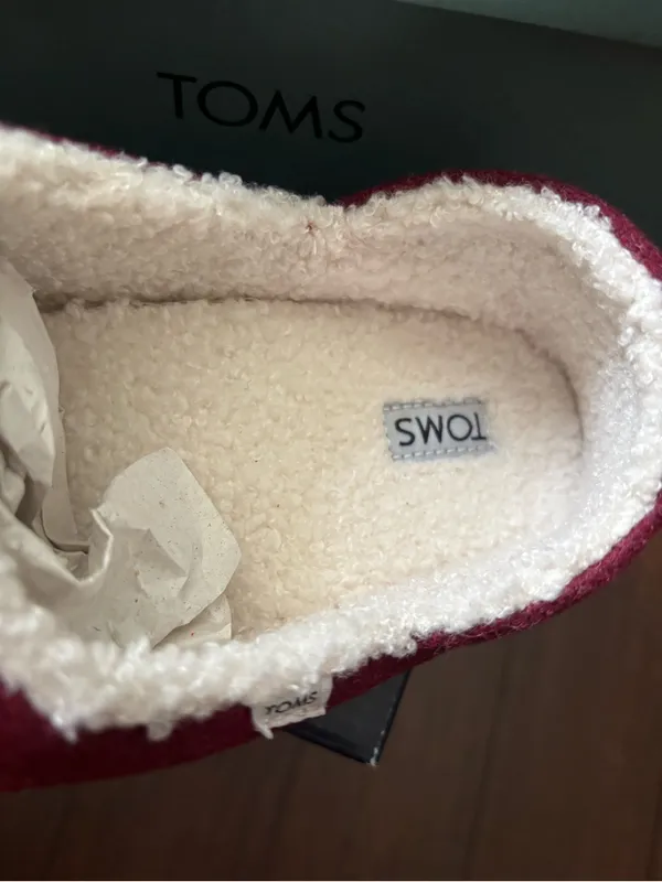 TOMS Women's Ezra Faux Fur Lined Slip On Quilted Slippers 9.5 - Image 4