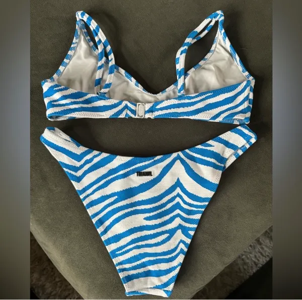 Triangl Bikini Set - Image 4