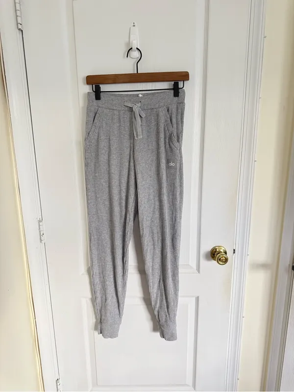 Alo Yoga Muse Sweatpant in Grey - Image 3
