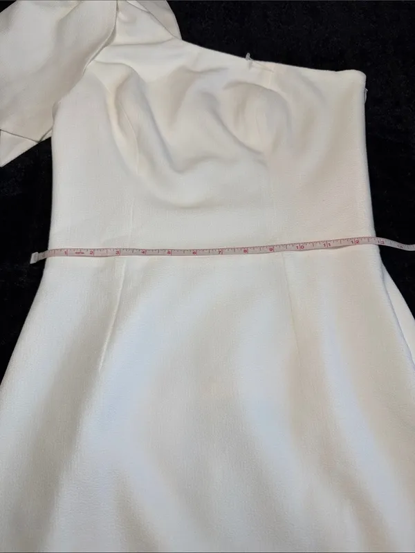 Dress the Population NWOT White One Shoulder Bow Crepe Mini Dress Size S - Image 9