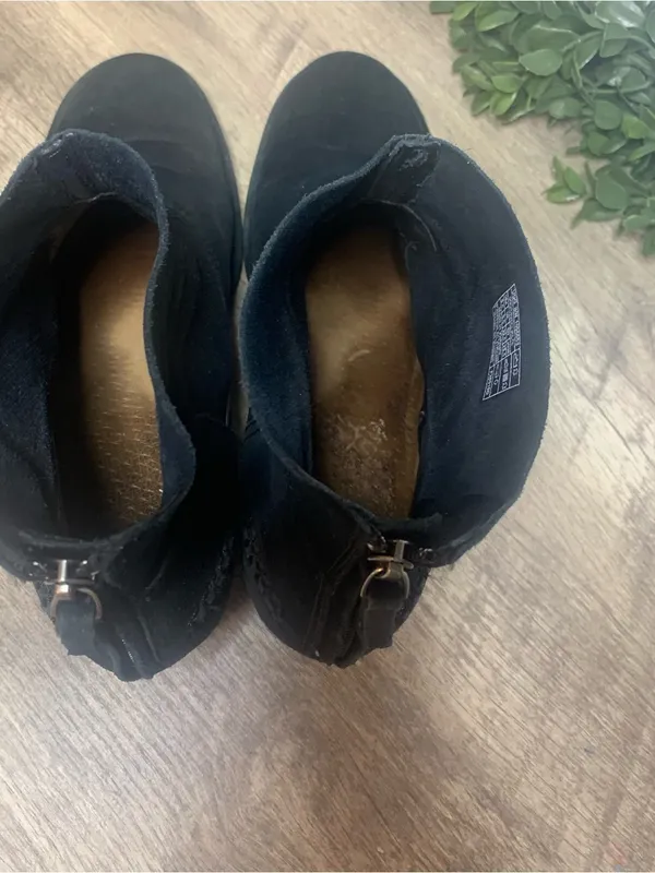 UGG Black Suede Ankle Boots Bandera Ladies Size 8.5 Western - Image 6