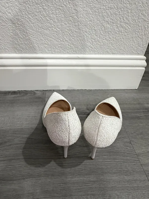 Elegant Annaili white/silver glitter pumps - Image 4