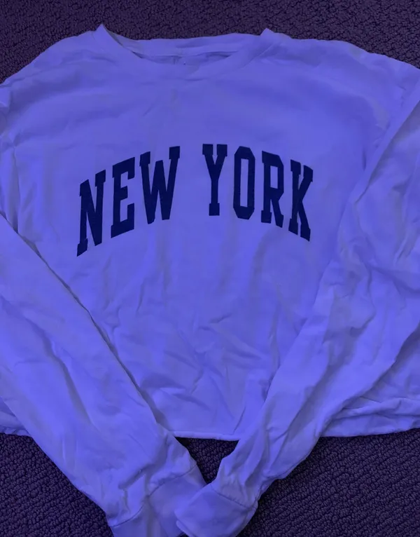 Brandy Melville Long Sleeve Cropped - Image 3