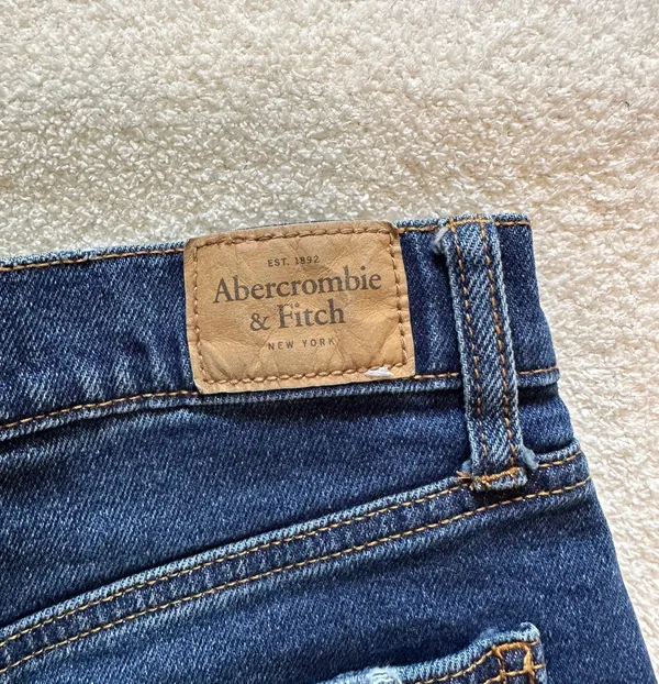 Abercrombie High Rise Shorts - Image 3