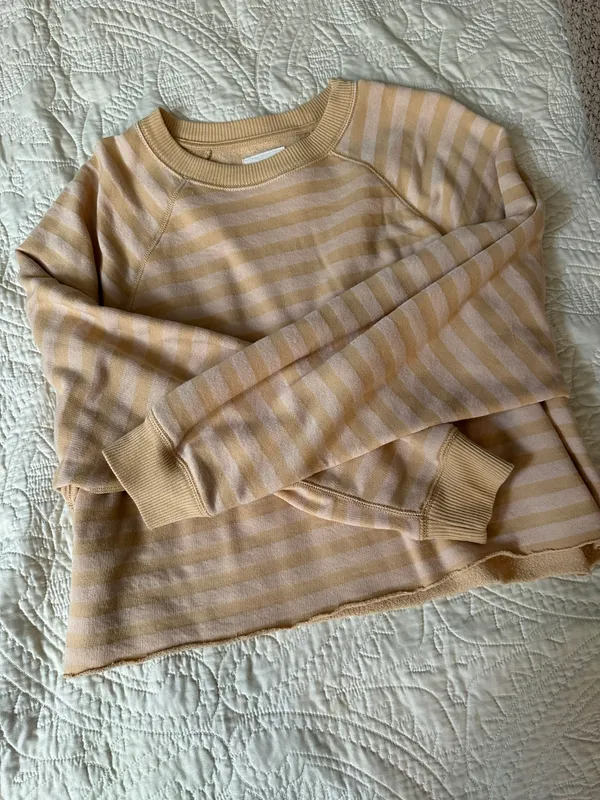 American Eagle Outfitters Sweatshirt - Image 3