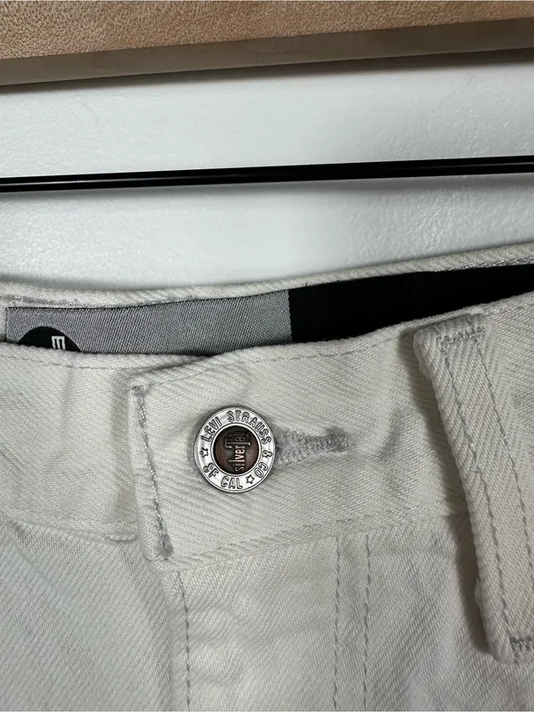 Levi’s SilverTab Mom Shorts White High Rise Denim Jean Shorts 28 100%‎ cotton - Image 6