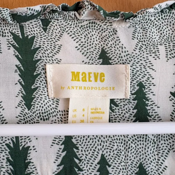Maeve Anthropologie Blouse Women 4 Green Pine Tree‎ Forest Print Ruffle V-Neck - Image 2