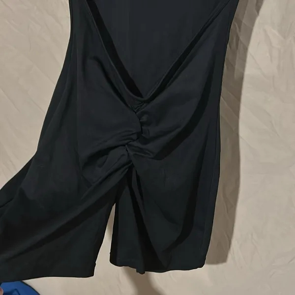 Black workout romper - Image 3