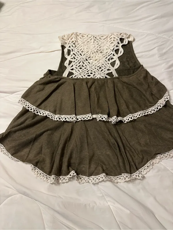 Hayden LA Olive Tiered Crochet Lace Trim Tank - NWT - Size L - Image 4