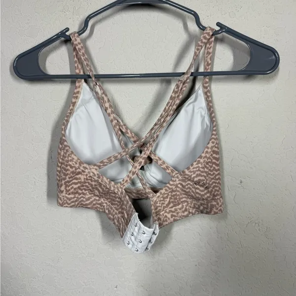 Varley Lindley Eyelet Embellished Printed Sports Bra Size Medium - Image 4