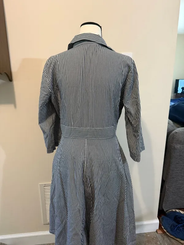 Brooks Brothers | Dark Blue and White Striped Tie-Waist Shirt Dress size 8 - Image 2