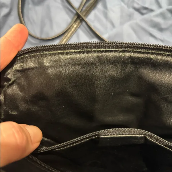 Vintage woven Bloomingdale’s crossbody - Image 3