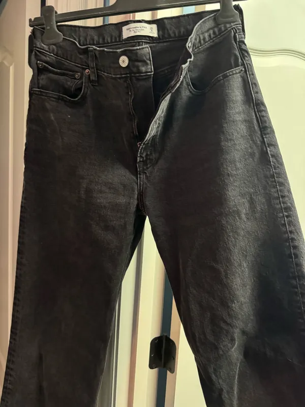 Abercrombie Black Relaxed Jeans High-Rise 90s - Image 4