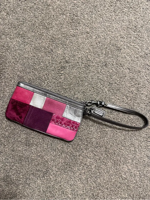 Vintage Coach Pink Patchwork Suede Leather Canvas Zip Wristlet Y2K - Image 2