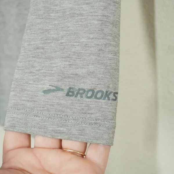 Brooks Women's Small Run Happy Gray Long Sleeve Holiday Graphic Running Shirt - Image 3