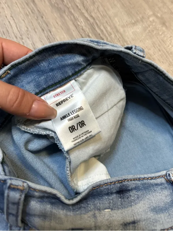 •EXPRESS• HIGH RISE ANKLE LEGGING JEANS - Image 6