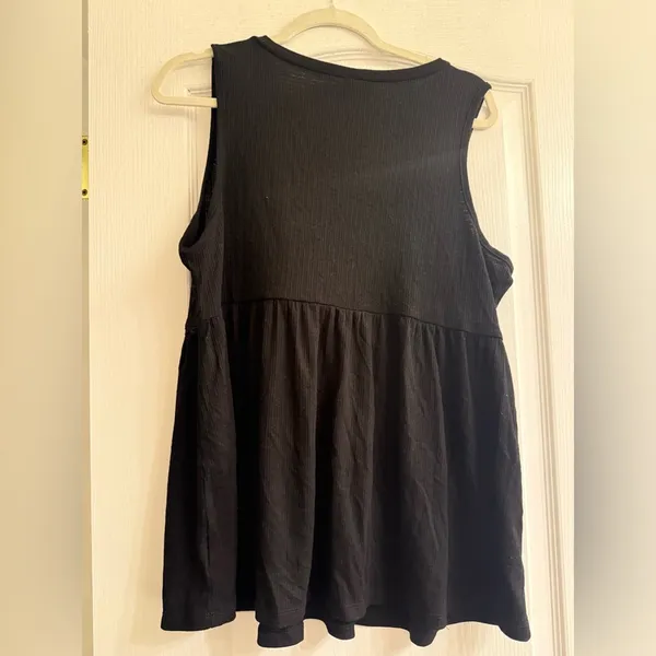 Torrid Black Babydoll Textured Jersey V-Neck Lace-Up Lace Pieced Top - size 1 - Image 3