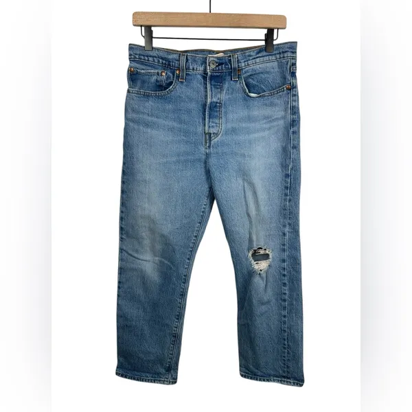 Levi’s Premium Wedgie Straight Jeans‎ Size 30 Distressed High Rise Medium Wash - Image 2