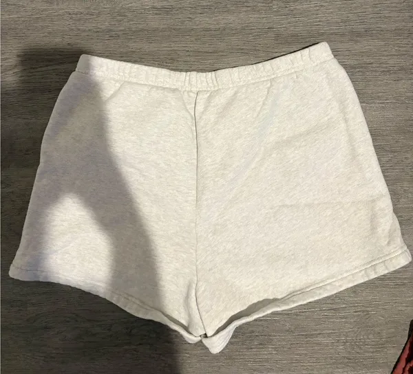 Aritzia TNA Shorts - Image 3
