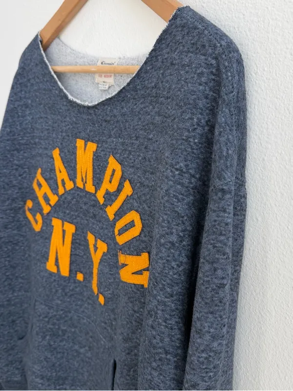 Champion off-the-shoulder sweatshirt - Image 11