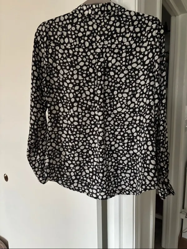 Banana Republic Black White Abstract Print Blouse XS - Image 7