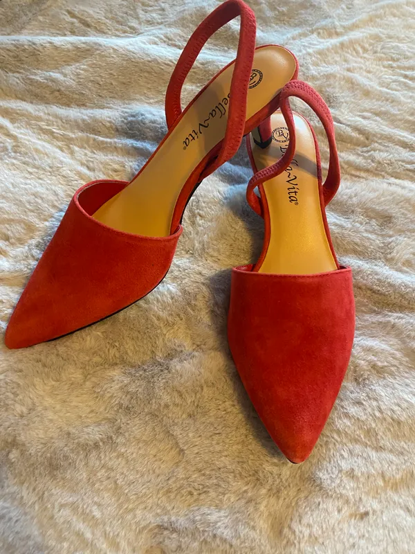 Bella Vita Suede Pumps! - Image 3