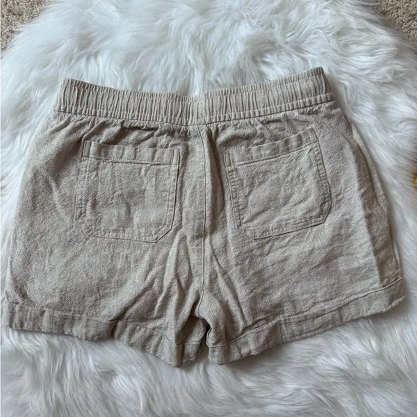 Old Navy size XS linen blend high-rise shorts in cream - Image 4
