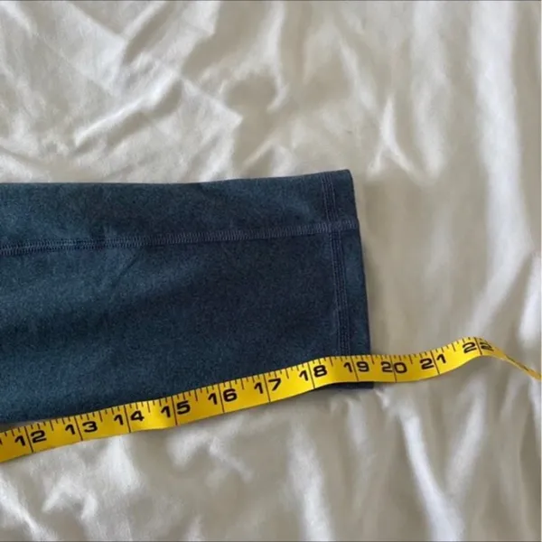 Blue Capri leggings size‎ small - Image 2