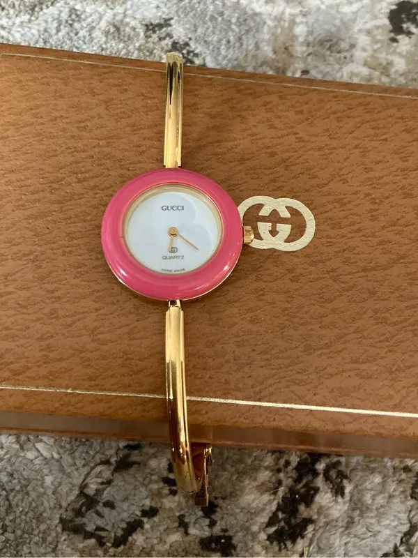 Beautiful Gucci Watch set with Interchangeable Color Bezels🔥🔥🔥 - Image 14