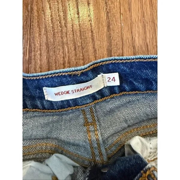 Levi’s wedgie straight high rise button fly raw hem jean size 24 - Image 6